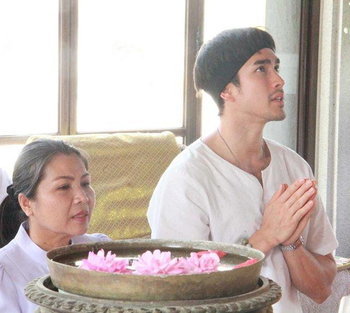 ซุปตาร์สายมูเตลู พกความเชื่อมาพร้อมความสามารถ ส่งให้ดังๆ ปังๆ